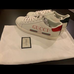 White sneakers size 37